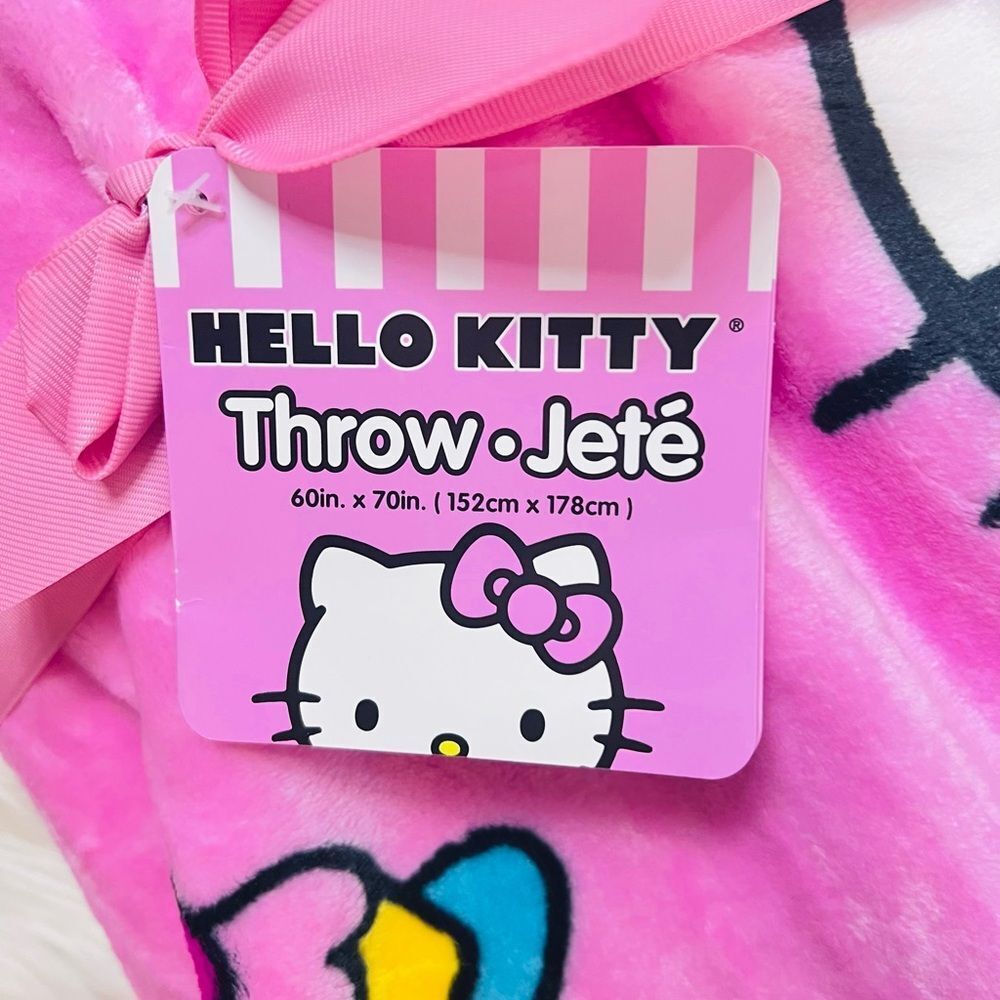 Hello Kitty Throw - Picture 3 of 4